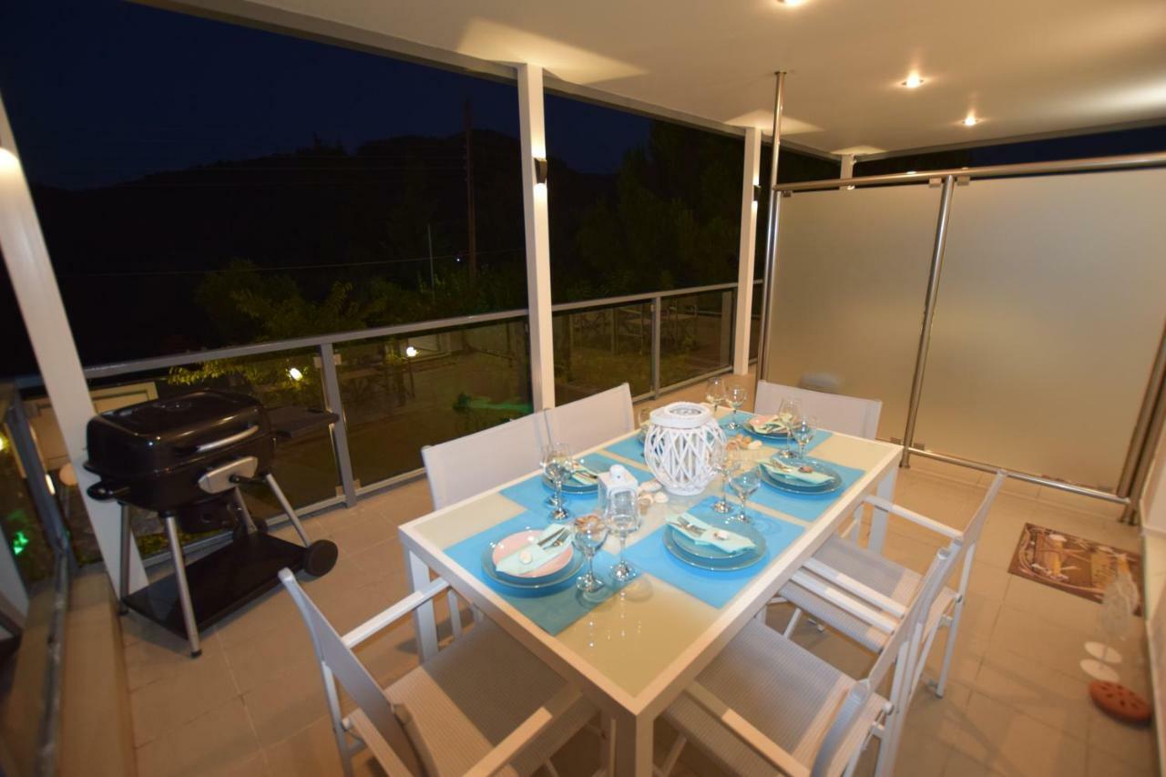V Luxury Suites Toroni 3 Екстер'єр фото
